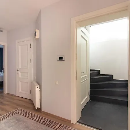 Apartment Modern Duplex With Large Terrace In Cihangir *