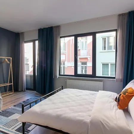 Modern Duplex With Large Terrace In Cihangir *