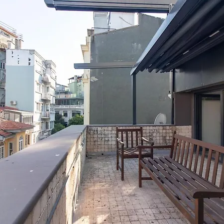 Lejlighed Modern Duplex With Large Terrace In Cihangir *